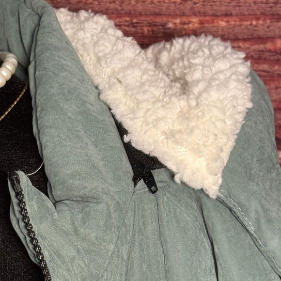 *NWOT* Coat. Sage Green, Size 3xl. - Picture 6 of 10